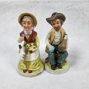 Capodimonte Italian Porcelain Figurines 4.5" Pair Man Woman Seated Eating
